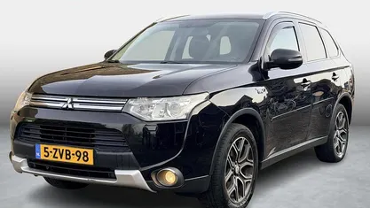 Occasion 2015 Mitsubishi Outlander P-HEV Edition SUV | € 9.750 (Super prijs)
