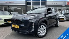 Zwart Gebruikt 2024 Toyota Yaris Cross Active SUV | € 27.950 (Goede deal)