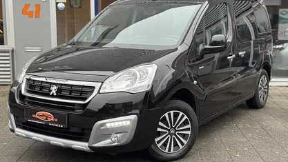 Zwart (metallic) Gebruikt 2018 Peugeot Partner Tepee Active MPV | € 10.950 (Eerlijke prijs)