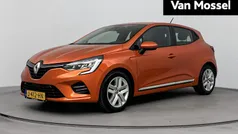 Oranje Gebruikt 2020 Renault Clio V Zen Hatchback | € 13.535 (Eerlijke prijs)