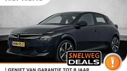 Zwart, metallic lak Nieuw 2025 Lancia Ypsilon Hatchback | € 29.494 (Eerlijke prijs)