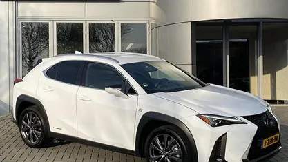 Wit Occasion 2020 Lexus UX 250h Sport Line SUV | € 27.400 (Super prijs)