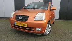 Oranje (metallic) Gebruikt 2005 Kia Picanto Hatchback | € 1.650 (Eerlijke prijs)