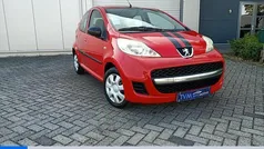 Rood Gebruikt 2010 Peugeot 107 Hatchback | € 1.990 (Eerlijke prijs)