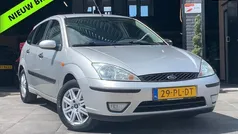Grijs Gebruikt 2004 Ford Focus Futura Hatchback | € 1.244 (Eerlijke prijs)
