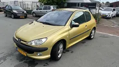 Geel Gebruikt 2002 Peugeot 206 Hatchback | € 999 (Eerlijke prijs)