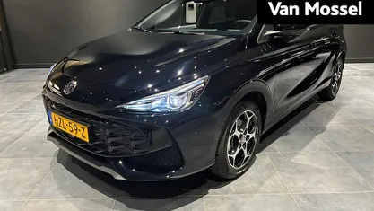Zwart Occasion 2025 MG MG3 Luxury Hatchback | € 23.495 (Eerlijke prijs)