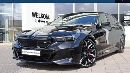 Zwart Occasion 2024 BMW i5 Comfort Edition Sedan | € 76.450 (Goede deal)