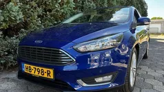 Blauw, metallic lak Gebruikt 2015 Ford Focus Hatchback | € 8.000 (Super prijs)