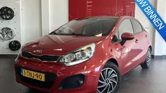 Rood Gebruikt 2014 Kia Rio Hatchback | € 6.950 (Eerlijke prijs)
