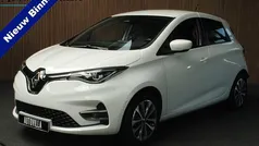 Wit (metallic) Gebruikt 2023 Renault Zoe Hatchback | € 16.450 (Super prijs)