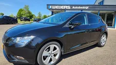 Zwart, metallic lak Occasion 2016 Seat Leon CONNECT Hatchback | € 10.900 (Eerlijke prijs)