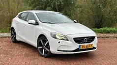 Wit Gebruikt 2012 Volvo V40 Summum Hatchback | € 6.499 (Eerlijke prijs)