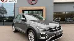 Grijs Gebruikt 2024 VW T-Roc Style SUV | € 34.945 (Eerlijke prijs)
