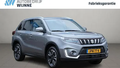 Grijs Occasion 2025 Suzuki Vitara Style SUV | € 27.430 (Eerlijke prijs)