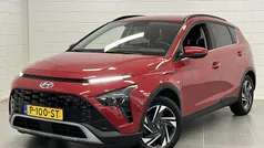 Dragon red (rood metallic) Gebruikt 2022 Hyundai Bayon Premium SUV | € 19.925 (Eerlijke prijs)