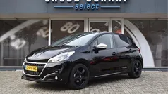 Zwart Gebruikt 2019 Peugeot 208 Signature Sky Hatchback | € 9.950 (Eerlijke prijs)