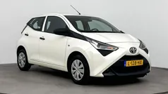 Wit Gebruikt 2021 Toyota Aygo Hatchback | € 11.999 (Eerlijke prijs)