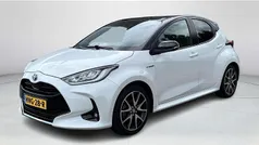 Wit Gebruikt 2021 Toyota Yaris Hybrid Executive Hatchback | € 23.950 (Eerlijke prijs)