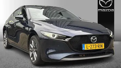 Deep crystal blue mica (42m) Occasion 2021 Mazda 3 Sportive Hatchback | € 22.395 (Eerlijke prijs)