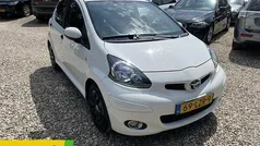 Wit Gebruikt 2010 Toyota Aygo Comfort Hatchback | € 3.550 (Eerlijke prijs)