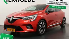 Rood Gebruikt 2023 Renault Clio V Evolution Hatchback | € 18.295 (Eerlijke prijs)