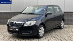 Zwart Gebruikt 2009 Skoda Fabia Hatchback | € 3.750 (Eerlijke prijs)