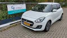 Wit Gebruikt 2023 Suzuki Swift Style Hatchback | € 17.950 (Eerlijke prijs)