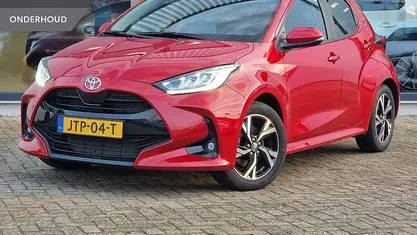 Rood Occasion 2026 Toyota Yaris Hybrid Edition Hatchback | € 25.450 (Eerlijke prijs)