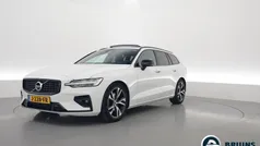 Wit Gebruikt 2020 Volvo V60 R-Design Stationwagen | € 30.900 (Eerlijke prijs)