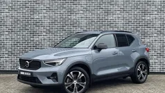 Grijs Gebruikt 2023 Volvo XC40 Plus SUV | € 38.194 (Eerlijke prijs)