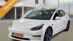 Wit (parellak) Gebruikt 2021 Tesla Model 3 Standard Range Sedan | € 23.995 (Eerlijke prijs)