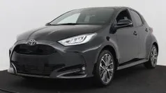 Zwart, metallic lak Nieuw 2024 Toyota Yaris Executive Hatchback | € 30.950 (Eerlijke prijs)