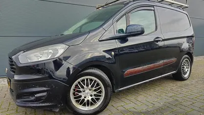 Gebruikt 2015 Ford Transit Sedan | € 3.645 (Eerlijke prijs)