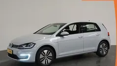 Wit, metallic lak Gebruikt 2019 VW e-Golf Hatchback | € 11.940 (Eerlijke prijs)