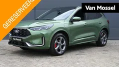 Groen, metallic lak Gebruikt 2025 Ford Kuga ST-Line X SUV | € 44.845 (Goede deal)