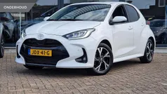 Wit Gebruikt 2024 Toyota Yaris Hybrid Business Edition Hatchback | € 24.950 (Eerlijke prijs)