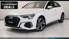 Wit Gebruikt 2022 Audi A3 Sportback e-tron Performance Hatchback | € 25.035 (Eerlijke prijs)