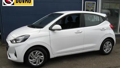 Wit Occasion 2022 Hyundai i10 Comfort Hatchback | € 12.945 (Eerlijke prijs)