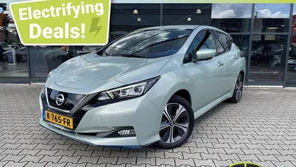Grijs Gebruikt 2020 Nissan Leaf N-Connecta Hatchback | € 16.450 (Eerlijke prijs)