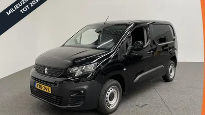 Zwart Occasion 2023 Peugeot Partner S MPV | € 15.890 (Eerlijke prijs)