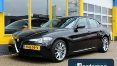 Zwart, metallic lak Gebruikt 2019 Alfa Romeo Giulia Sedan | € 29.250 (Eerlijke prijs)