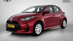Gebruikt 2022 Toyota Yaris Hybrid Active Hatchback | € 21.445 (Eerlijke prijs)