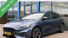 Blauw Gebruikt 2020 Ford Focus ST-Line Hatchback | € 16.900 (Eerlijke prijs)