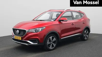 Rood Occasion 2021 MG ZS Luxury SUV | € 15.445 (Eerlijke prijs)