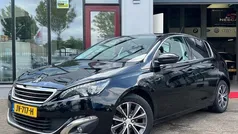 Zwart Gebruikt 2016 Peugeot 308 Allure Hatchback | € 8.999 (Eerlijke prijs)