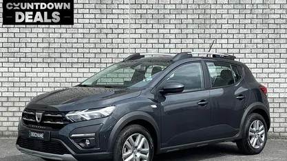 Grijs Gebruikt 2023 Dacia Sandero Comfort Hatchback | € 16.745 (Eerlijke prijs)