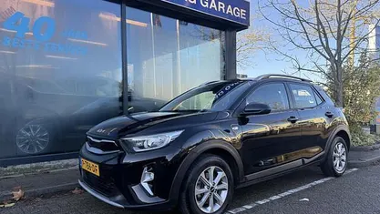 Occasion Kia Stonic 101 PK (74 kW) 2022 Zwart SUV