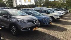 Grijs Gebruikt 2024 Renault Clio V Evolution Hatchback | € 18.445 (Eerlijke prijs)