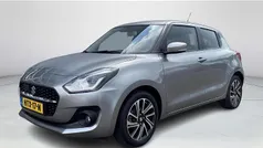 Grijs Gebruikt 2023 Suzuki Swift Style Hatchback | € 19.440 (Eerlijke prijs)